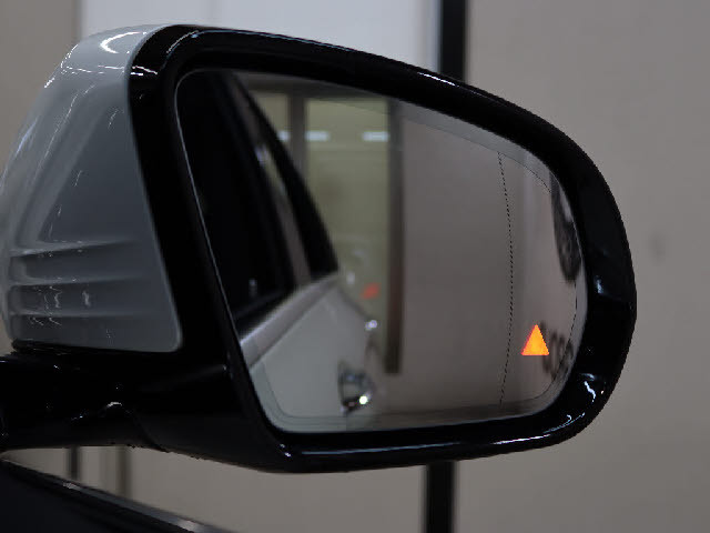 メルセデス・ベンツ Eクラス   東京都の詳細画像 その9