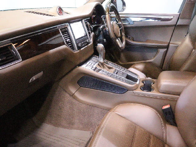 ポルシェ マカン   埼玉県の詳細画像 その8