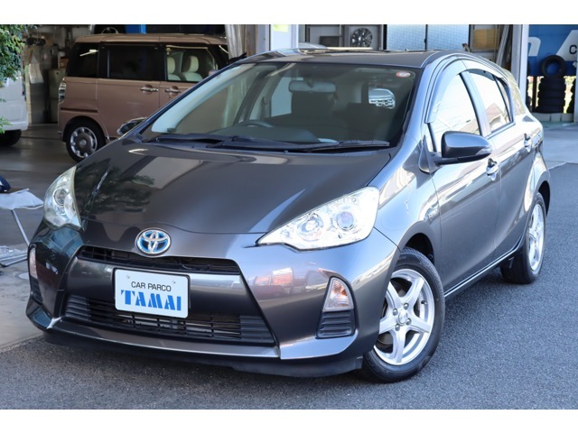トヨタアクア 中古車画像