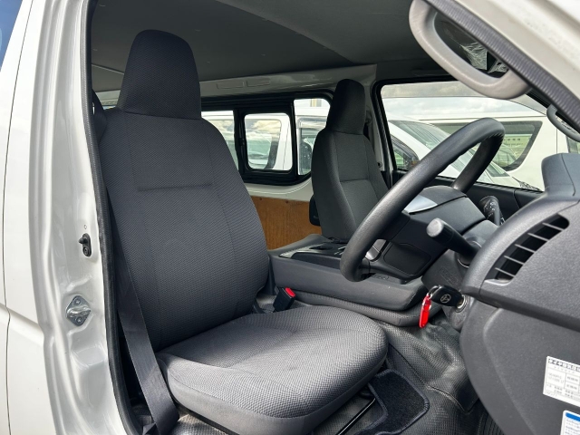 トヨタ ハイエースバン 2.0 DX ロング  福岡県の詳細画像 その6