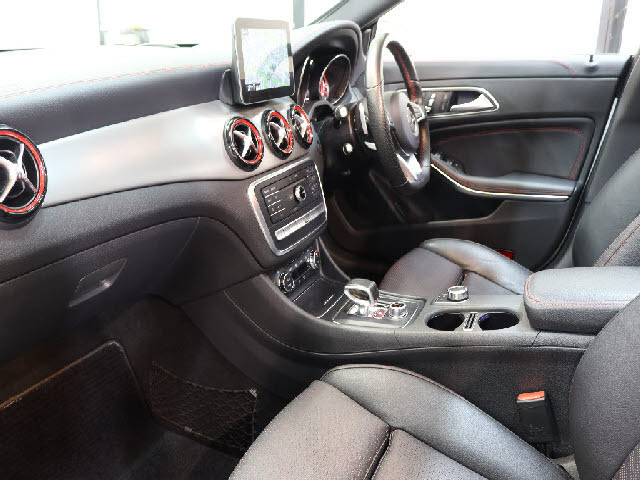 メルセデス・ベンツ CLAクラス   東京都の詳細画像 その2