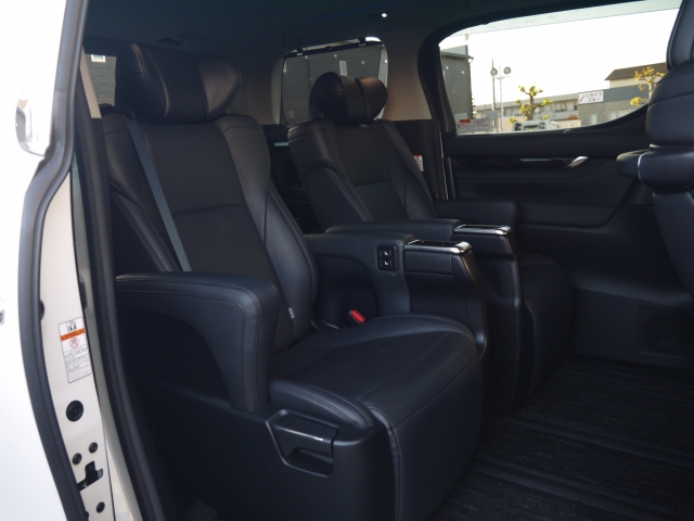 トヨタ アルファードハイブリッド   東京都の詳細画像 その5