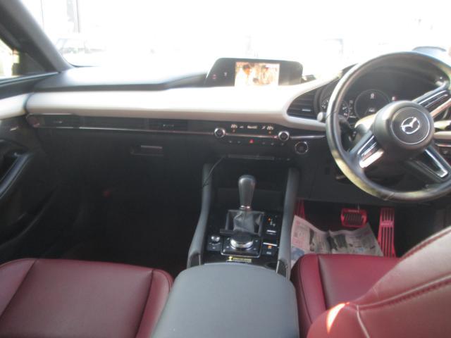 マツダ MAZDA3ファストバック   愛媛県の詳細画像 その9