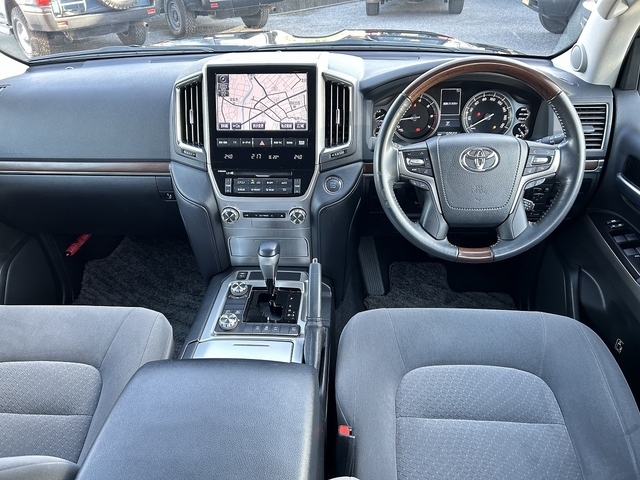 トヨタ ランドクルーザー200   埼玉県の詳細画像 その2