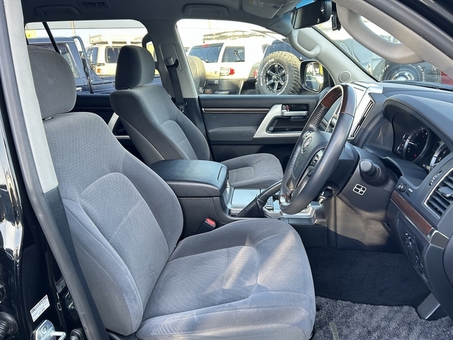 トヨタ ランドクルーザー200   埼玉県の詳細画像 その7