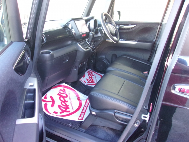 ホンダ N-BOX   埼玉県の詳細画像 その2