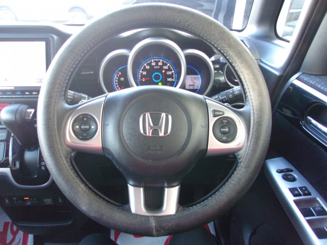 ホンダ N-BOX   埼玉県の詳細画像 その5