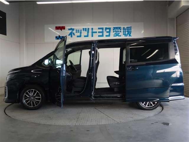 トヨタ ヴォクシー 2.0 ZS  愛媛県の詳細画像 その9