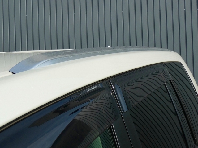 トヨタ ランドクルーザー200   愛知県の詳細画像 その9