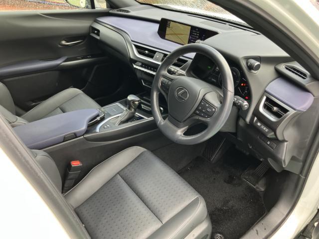 レクサス UX 250h アーバン エレガンス  新潟県の詳細画像 その7