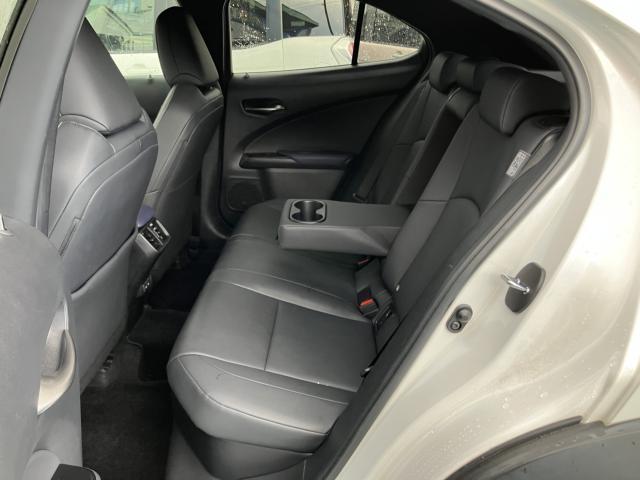 レクサス UX 250h アーバン エレガンス  新潟県の詳細画像 その9