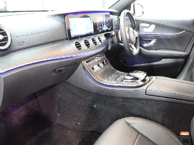 メルセデス・ベンツ&nbsp;Eクラスワゴン&nbsp;E300 アバンギャルド スポーツ&nbsp;&nbsp;東京都の詳細画像&nbsp;その2