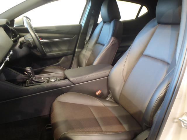 マツダ MAZDA3ファストバック   新潟県の詳細画像 その5