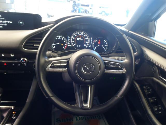 マツダ MAZDA3ファストバック   新潟県の詳細画像 その9