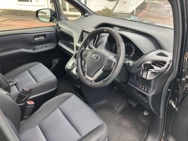 トヨタ ヴォクシー 2.0 ZS  新潟県の詳細画像 その8