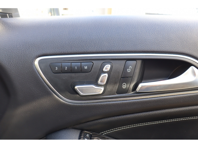 メルセデス・ベンツ&nbsp;GLAクラス&nbsp;&nbsp;&nbsp;神奈川県の詳細画像&nbsp;その9