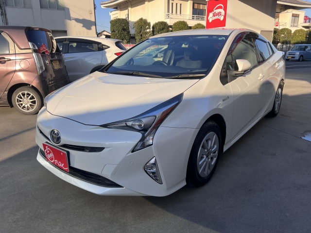 トヨタプリウス 中古車画像