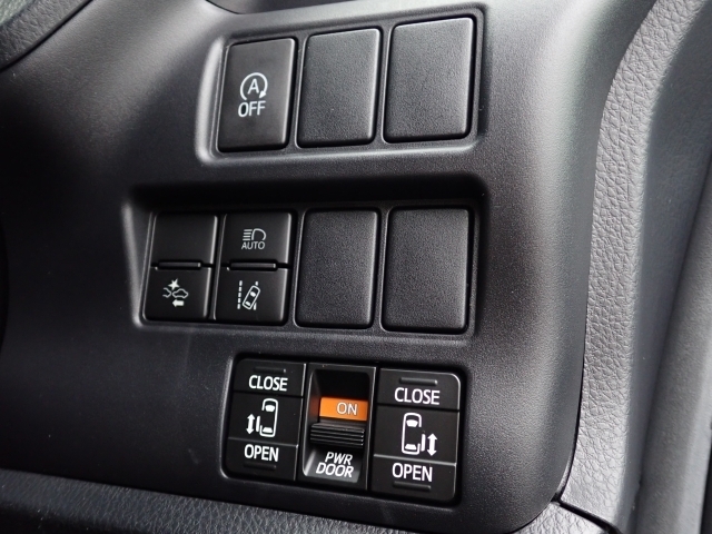 トヨタ&nbsp;ノア&nbsp;2.0 X&nbsp;&nbsp;福岡県の詳細画像&nbsp;その6