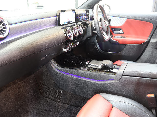 メルセデス・ベンツ&nbsp;Aクラス&nbsp;A180 スタイル AMGライン&nbsp;&nbsp;東京都の詳細画像&nbsp;その2