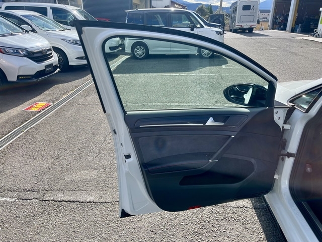 フォルクスワーゲン&nbsp;ゴルフ&nbsp;GTI クラブスポーツ ストリートエディション&nbsp;&nbsp;愛媛県の詳細画像&nbsp;その6