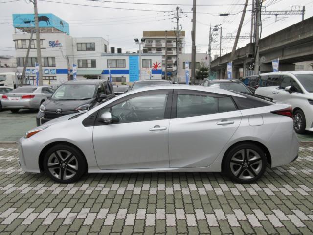 トヨタ&nbsp;プリウス&nbsp;1.8 A ツーリングセレクション&nbsp;&nbsp;愛媛県の詳細画像&nbsp;その8