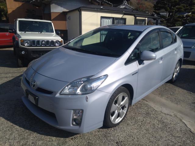 トヨタ&nbsp;プリウス&nbsp;1.8 S&nbsp;&nbsp;香川県
