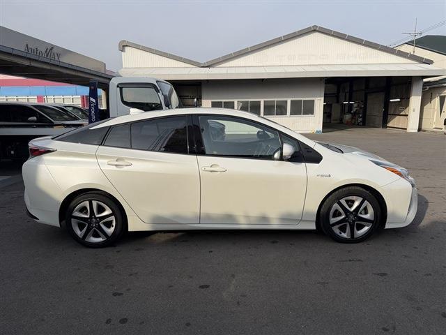 トヨタ&nbsp;プリウス&nbsp;1.8 A プレミアム ツーリングセレクション&nbsp;&nbsp;香川県の詳細画像&nbsp;その4