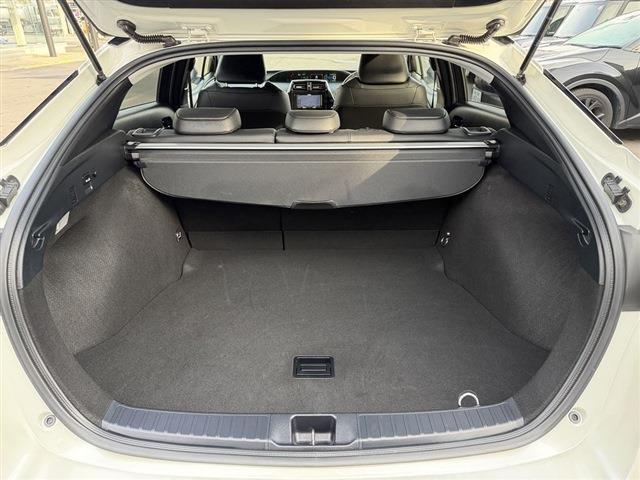 トヨタ&nbsp;プリウス&nbsp;1.8 A プレミアム ツーリングセレクション&nbsp;&nbsp;香川県の詳細画像&nbsp;その9