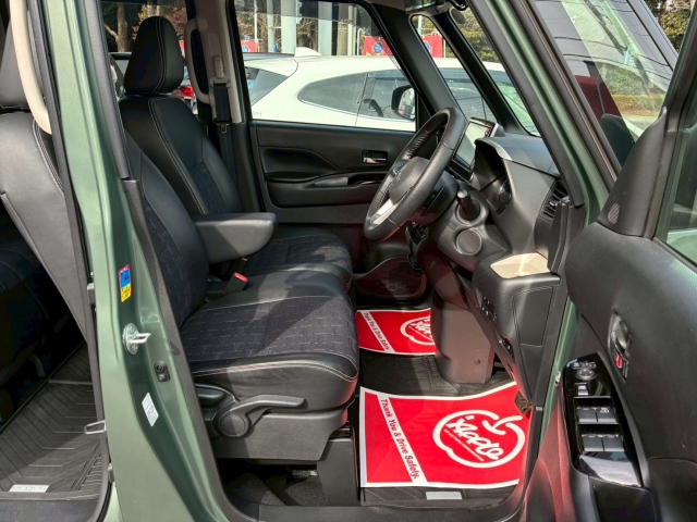 三菱&nbsp;デリカミニ&nbsp;660 T プレミアム&nbsp;&nbsp;埼玉県の詳細画像&nbsp;その5