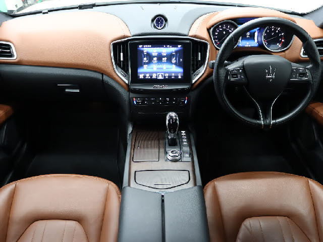 マセラティ&nbsp;ギブリ&nbsp;&nbsp;&nbsp;東京都の詳細画像&nbsp;その2