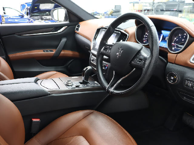 マセラティ&nbsp;ギブリ&nbsp;&nbsp;&nbsp;東京都の詳細画像&nbsp;その4