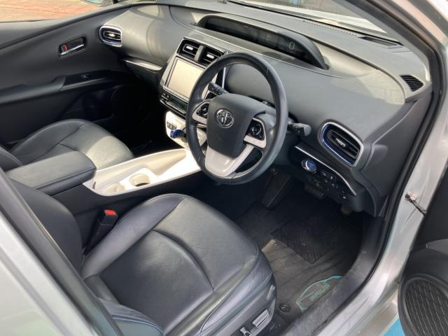 トヨタ&nbsp;プリウス&nbsp;1.8 A プレミアム ツーリングセレクション&nbsp;&nbsp;新潟県の詳細画像&nbsp;その7