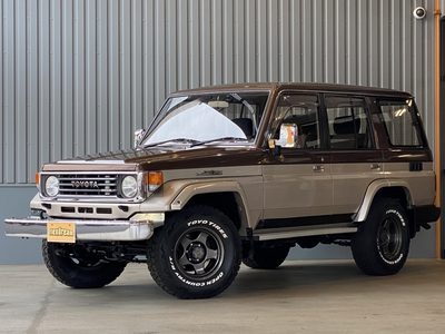 トヨタ ランドクルーザー70 1984年式モデル 4.2 ZX ディーゼル