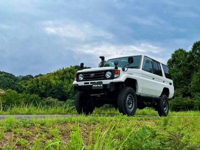 トヨタ ランドクルーザー70 1984年式モデル 4.2 ZX FRPトップ