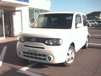 日産キューブ